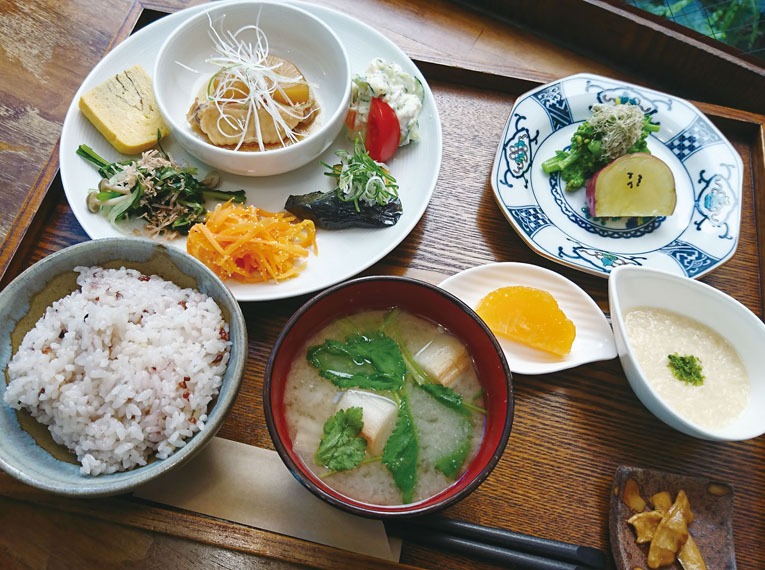 菜花 saika の野菜料理などの写真